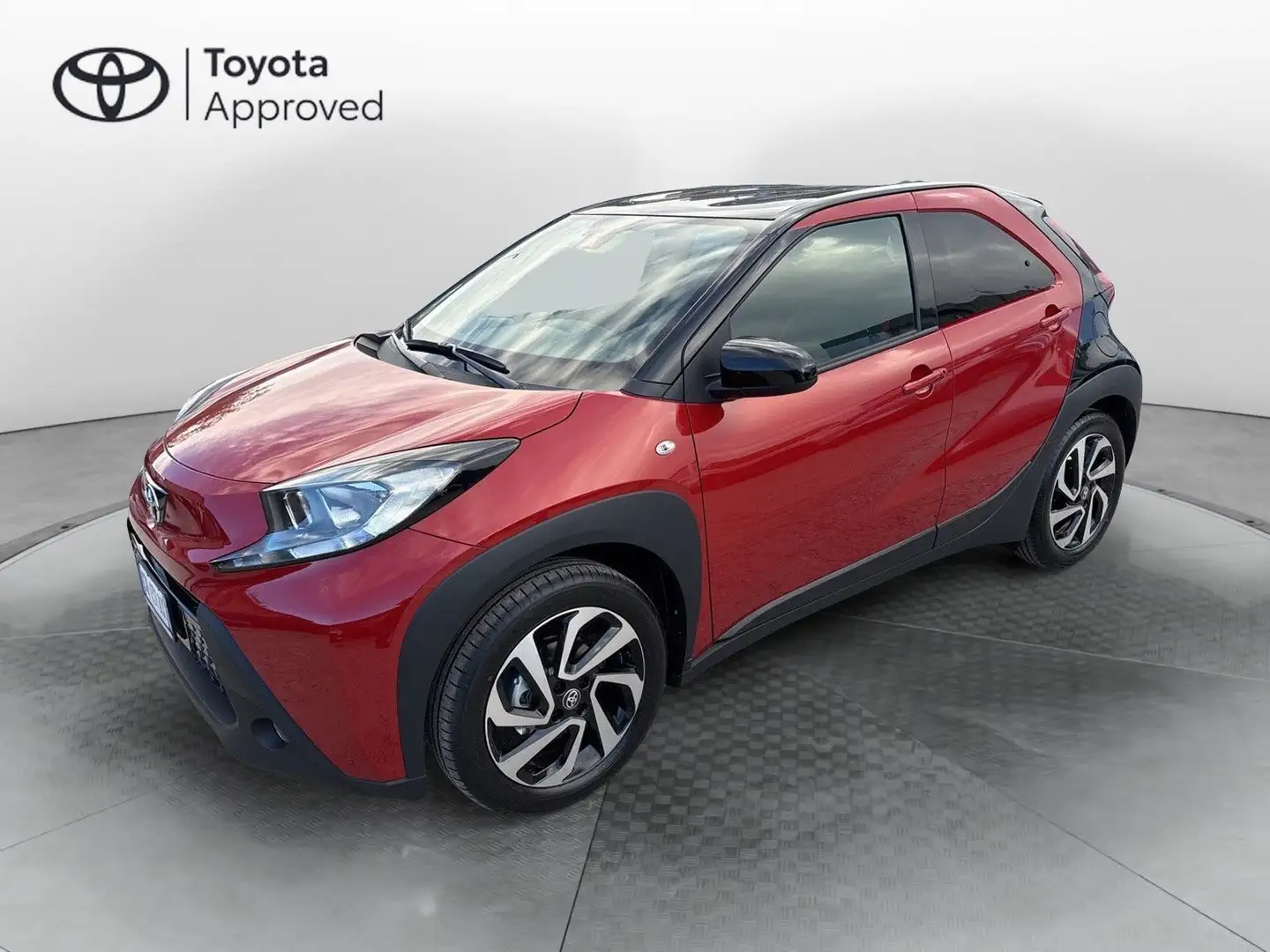 Toyota Aygo X Aygo X 1.0 VVT-i 72 CV 5 porte Trend Rosso - 1