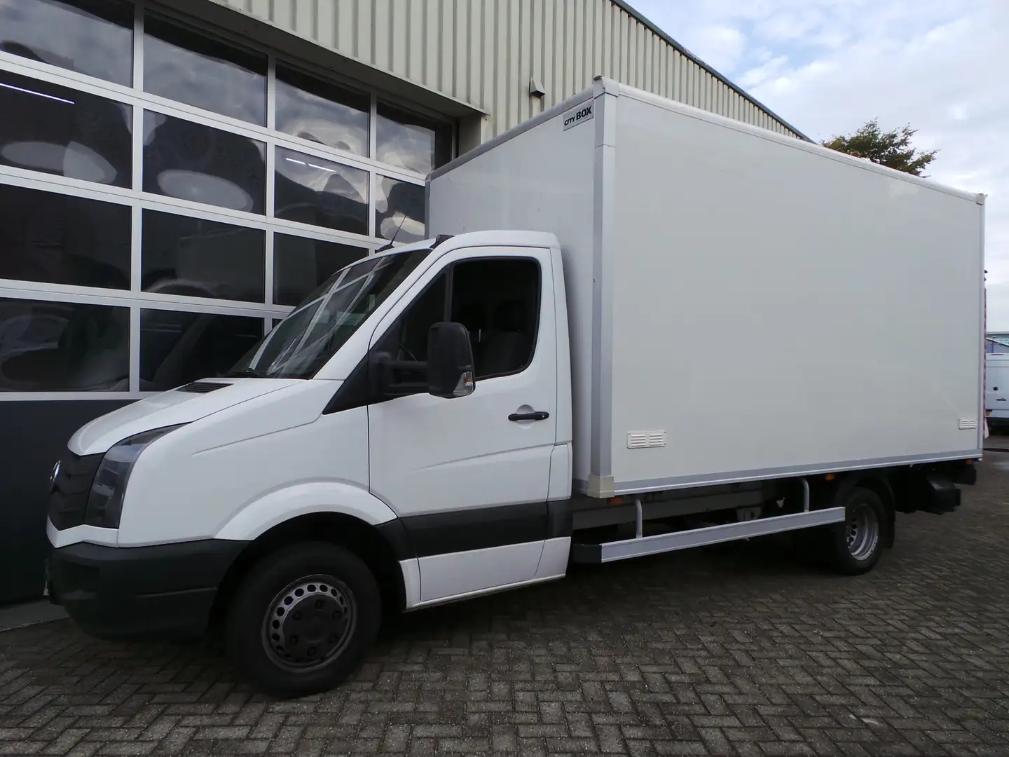 Volkswagen Crafter 46 2.0 TDI 136pk Bakwagen+Laadklep Airco L430cm B2 Wit - 1