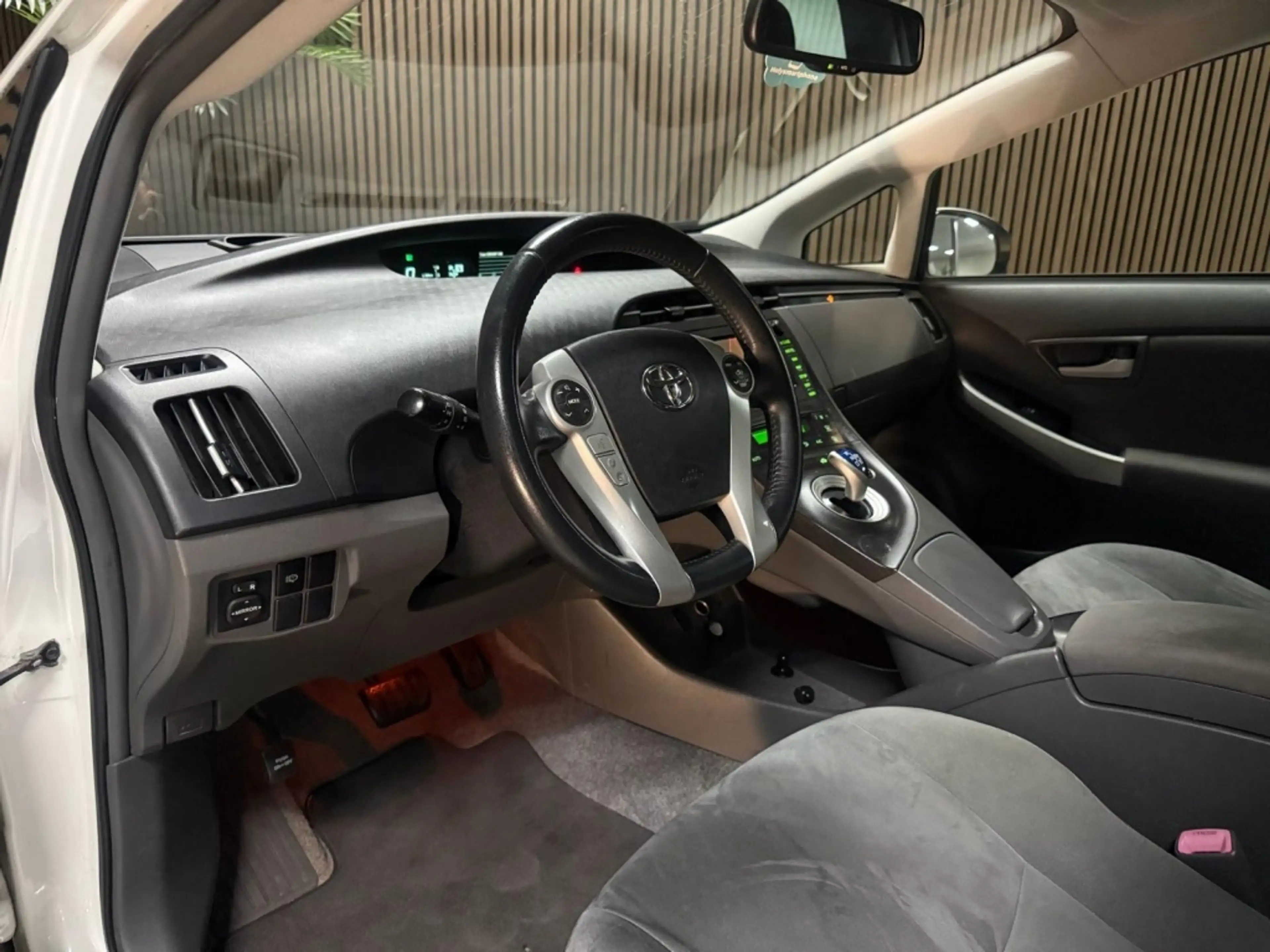 Toyota Prius 1.8 Dynamic — photo 8