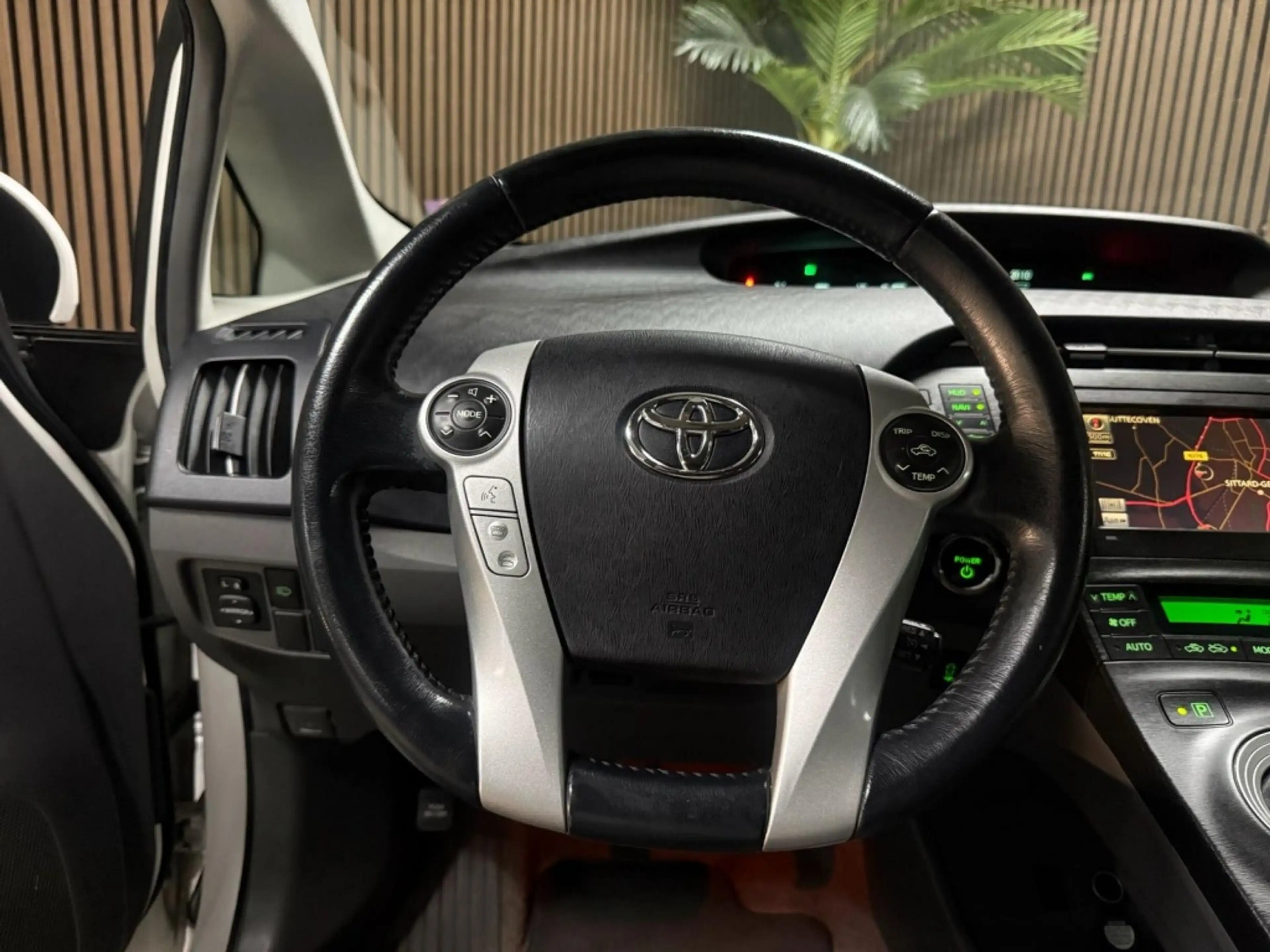 Toyota Prius 1.8 Dynamic — photo 11