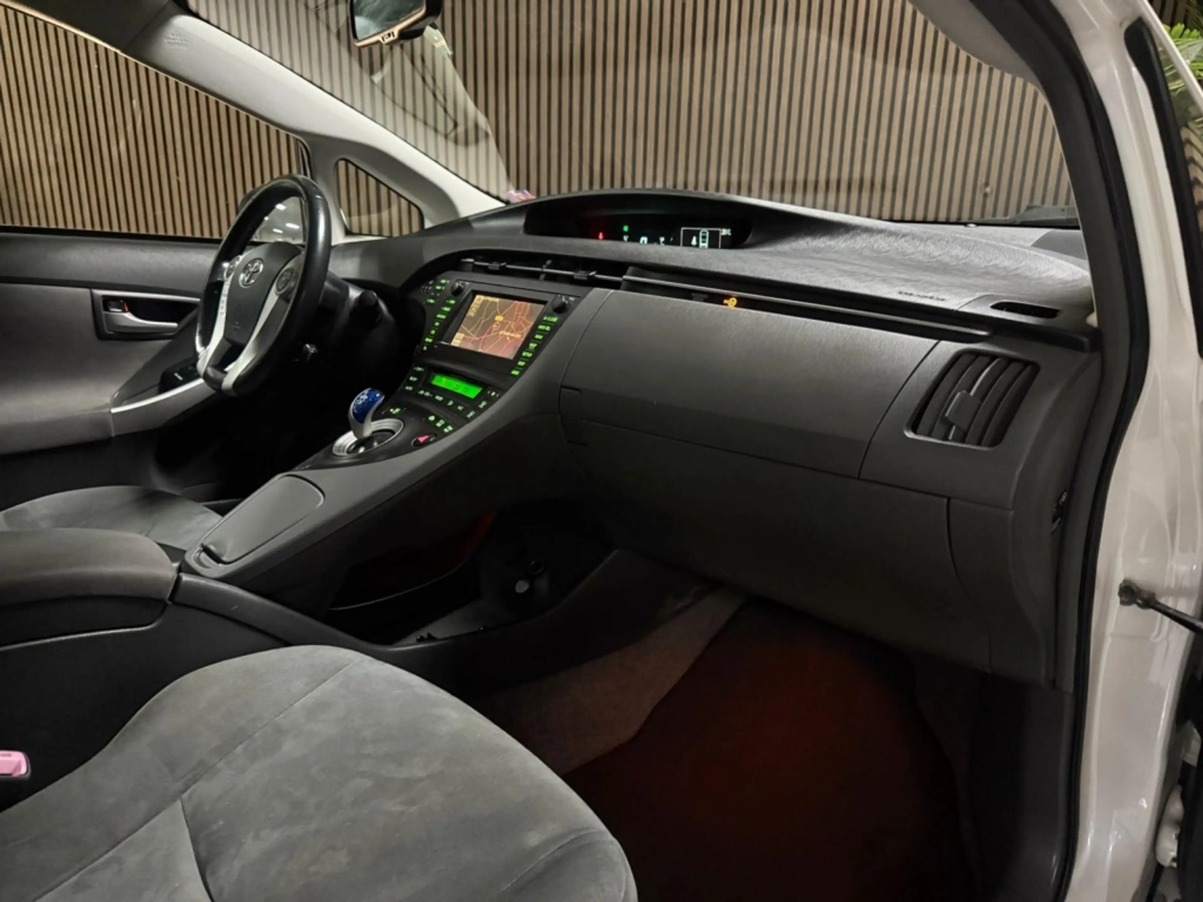 Toyota Prius 1.8 Dynamic — photo 9