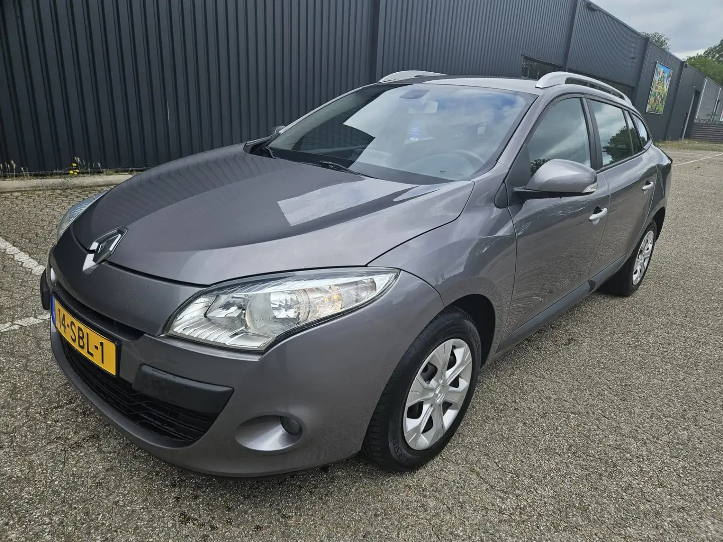 Renault Megane 1.5 dCi Expression Grijs - 1