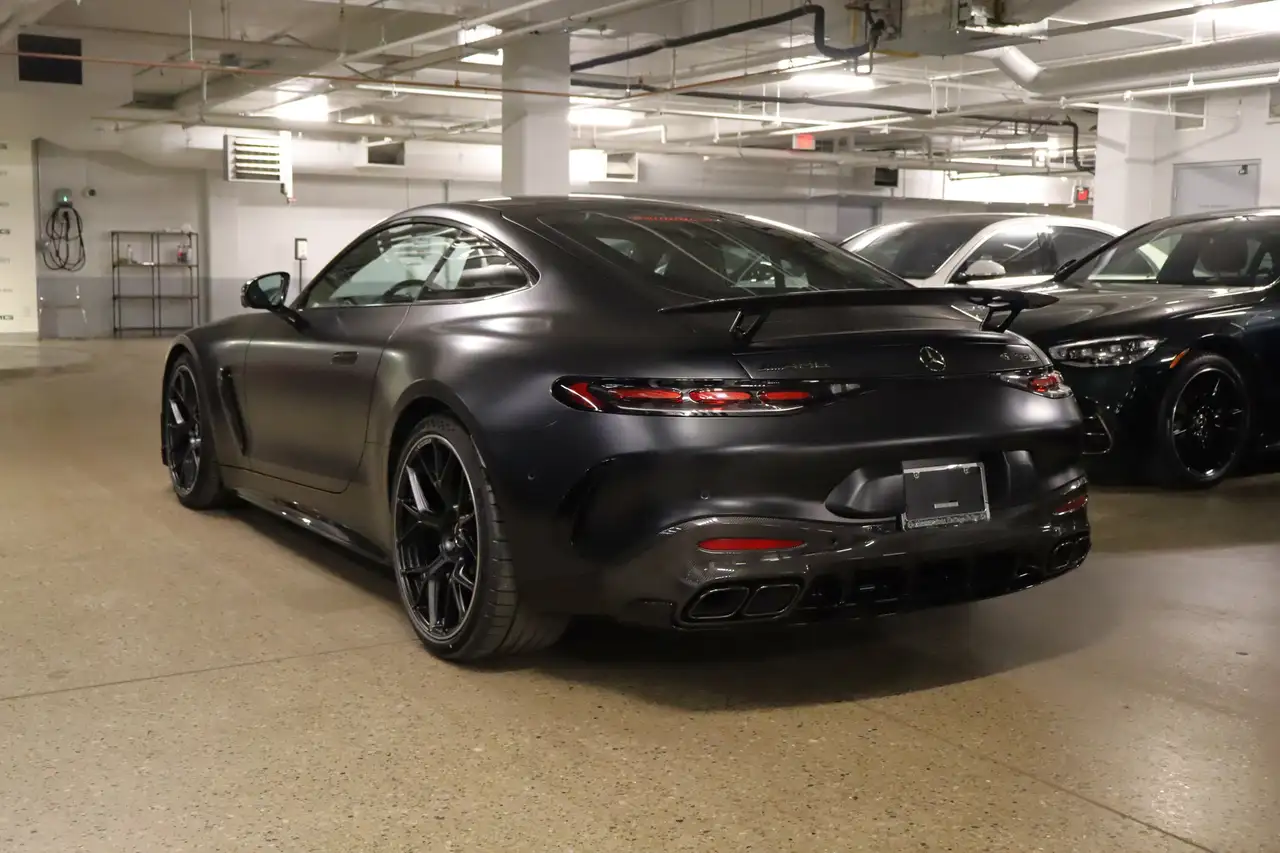 Mercedes-Benz AMG GT снимка Mercedes-Benz AMG GT