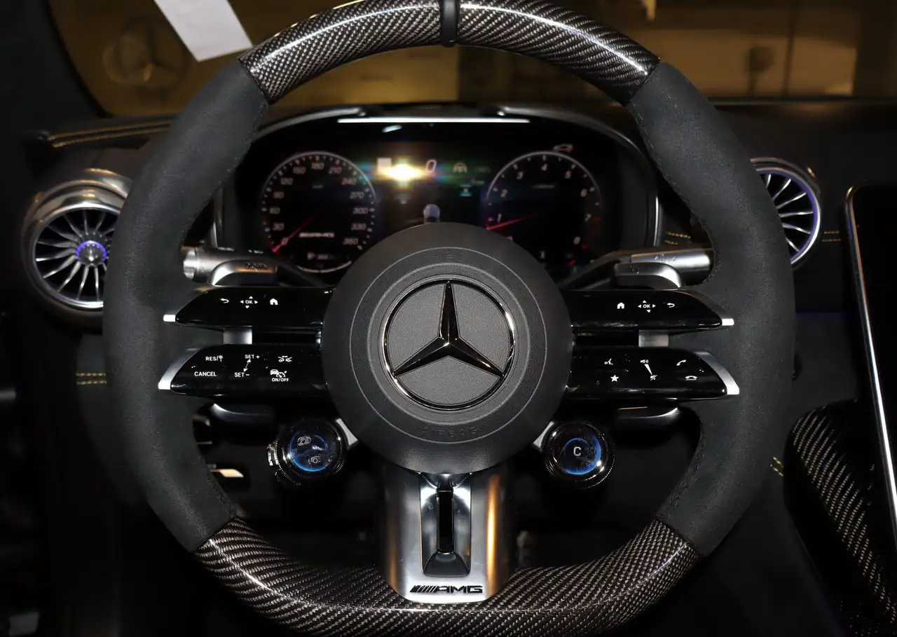 Mercedes-Benz AMG GT снимка Mercedes-Benz AMG GT