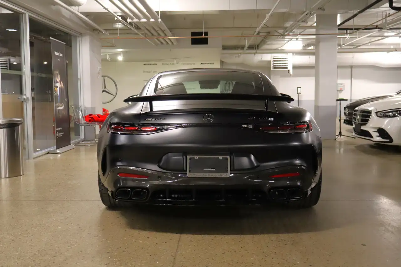 Mercedes-Benz AMG GT снимка Mercedes-Benz AMG GT