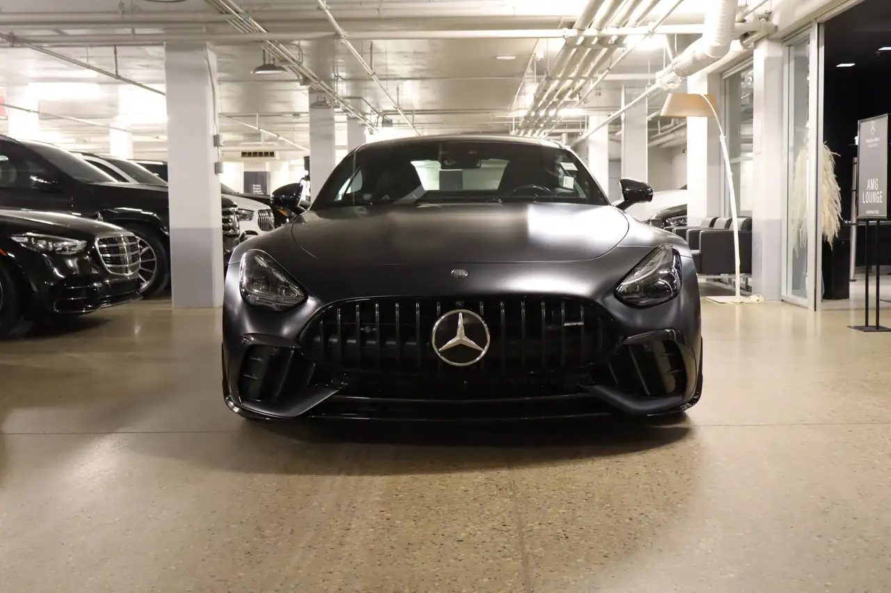 Mercedes-Benz AMG GT снимка Mercedes-Benz AMG GT