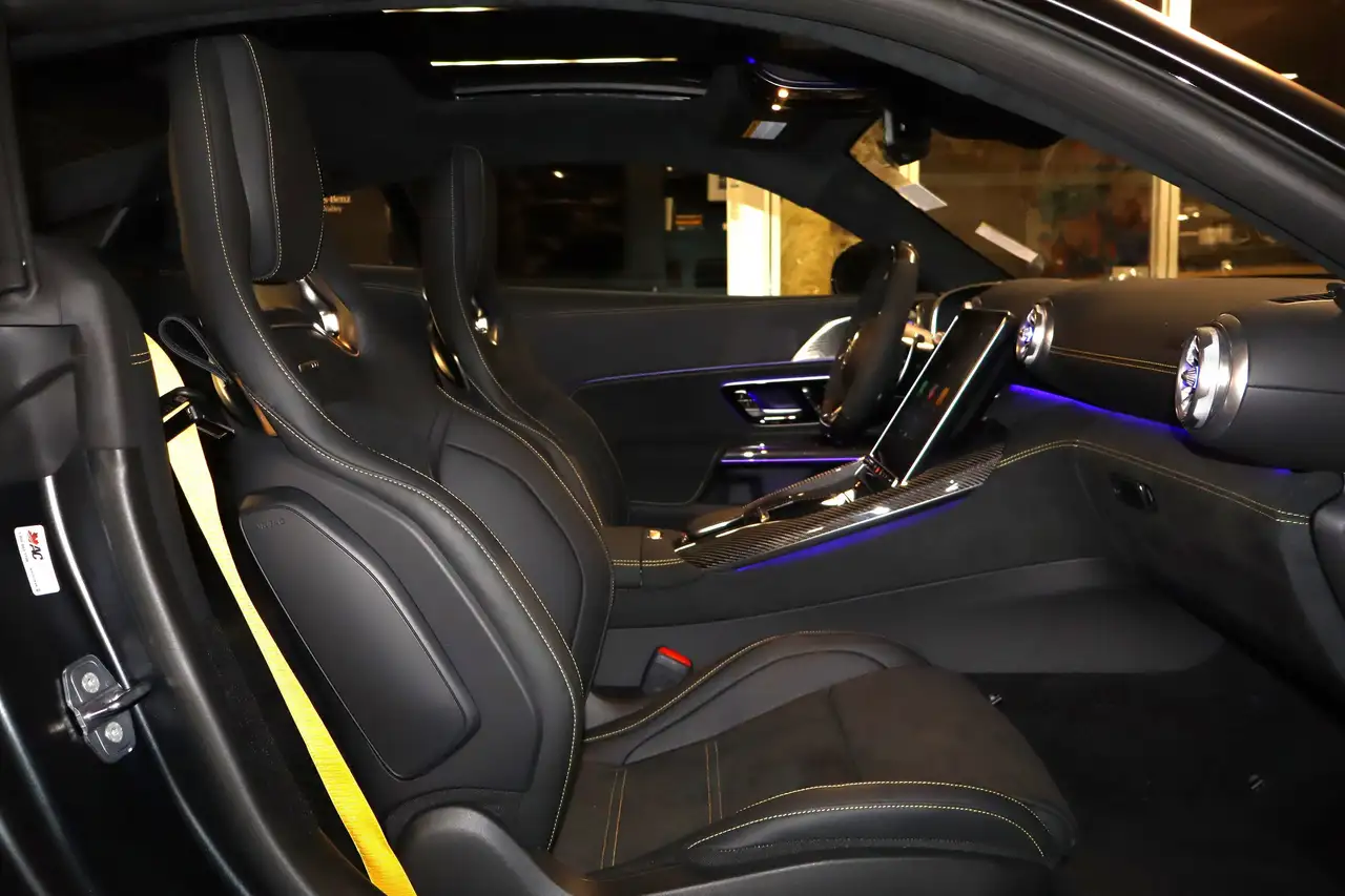 Mercedes-Benz AMG GT снимка Mercedes-Benz AMG GT