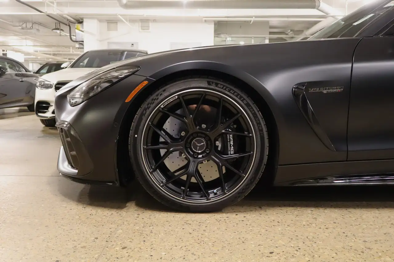 Mercedes-Benz AMG GT снимка Mercedes-Benz AMG GT