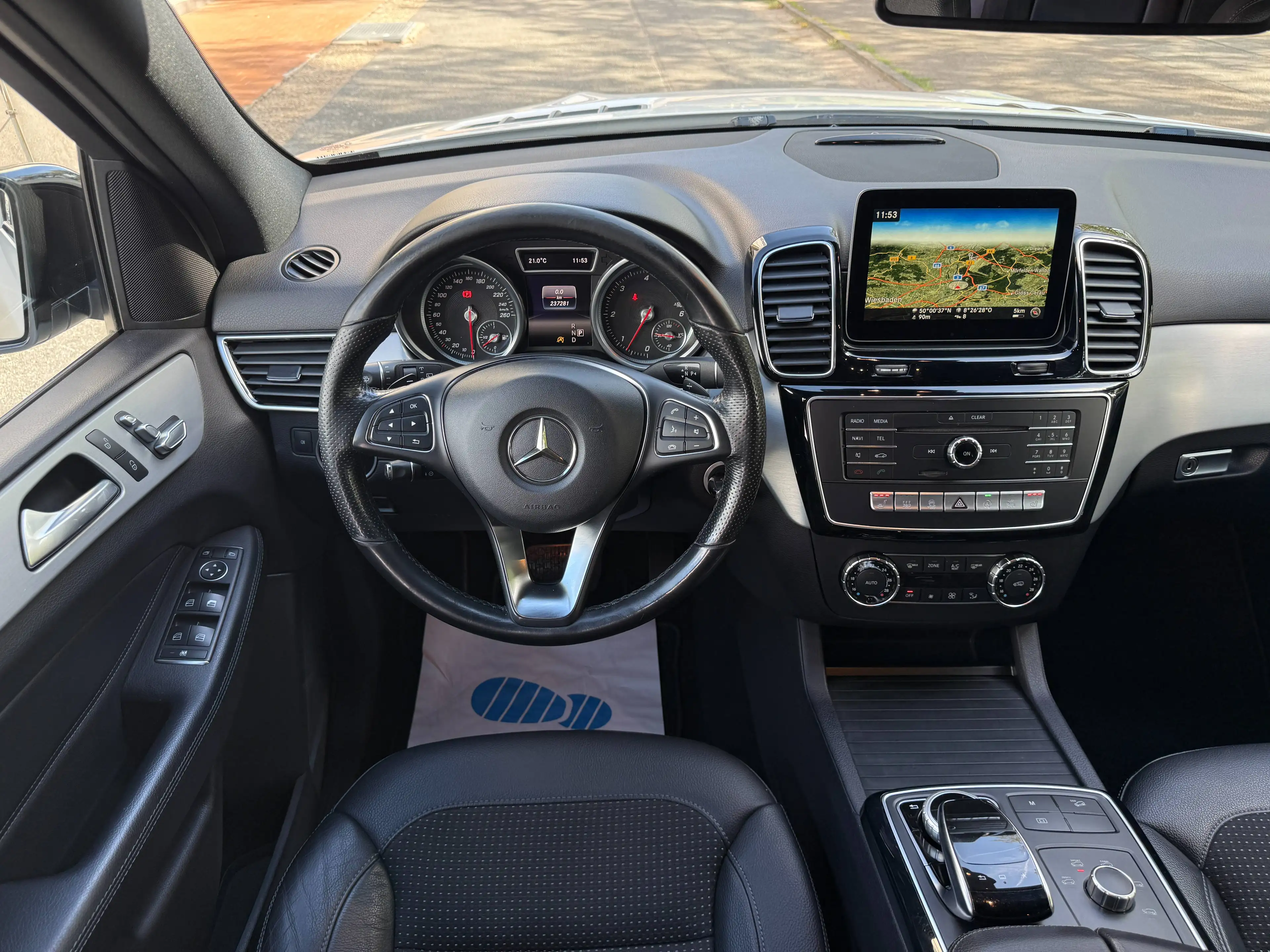 Mercedes-Benz GLE 350 GLE 350 d 4Matic AMG-Line (8xREIFEN*LEDER*PDC-KAMERA) — photo 12