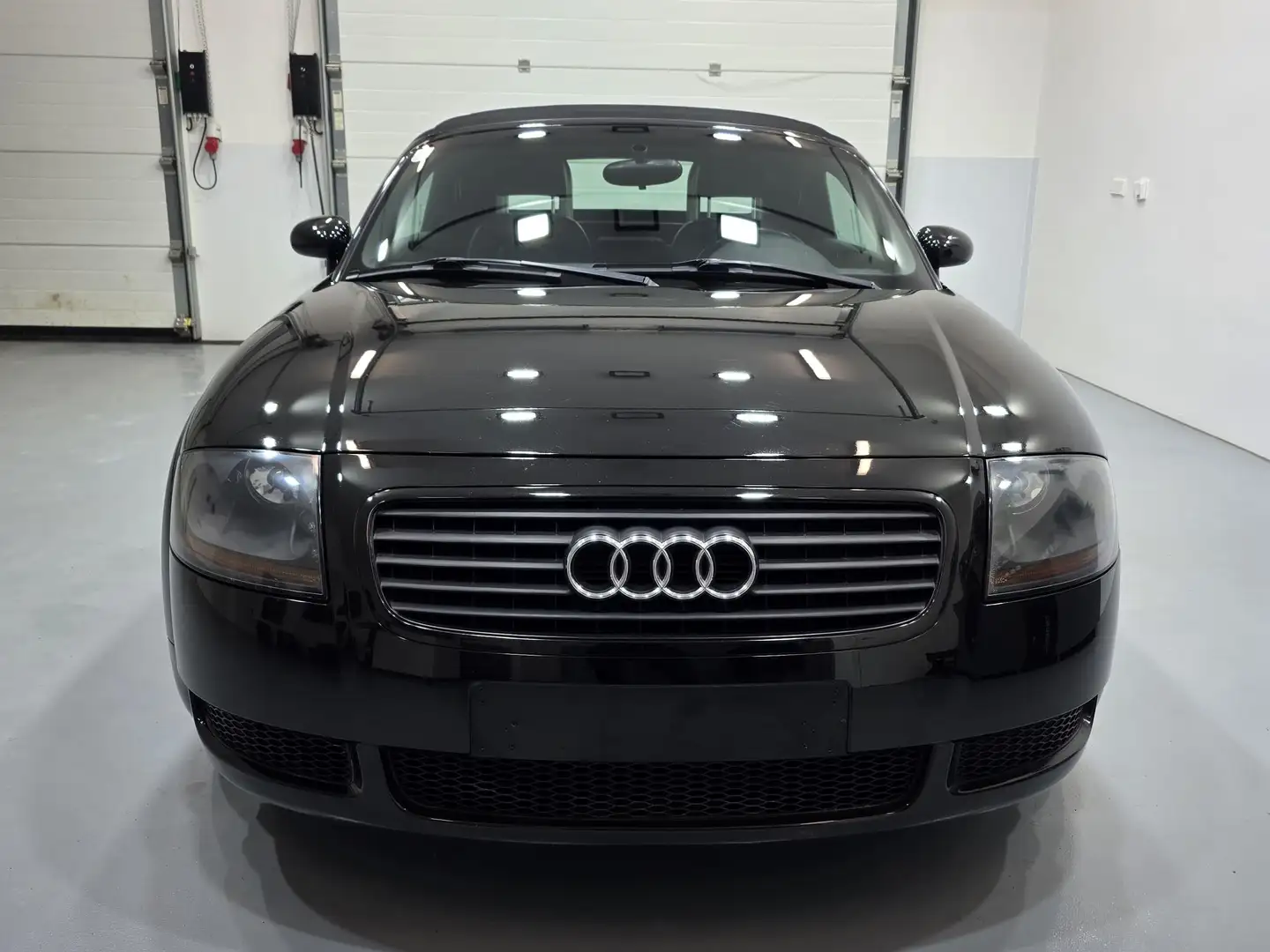 Audi TT Roadster Schwarz - 2