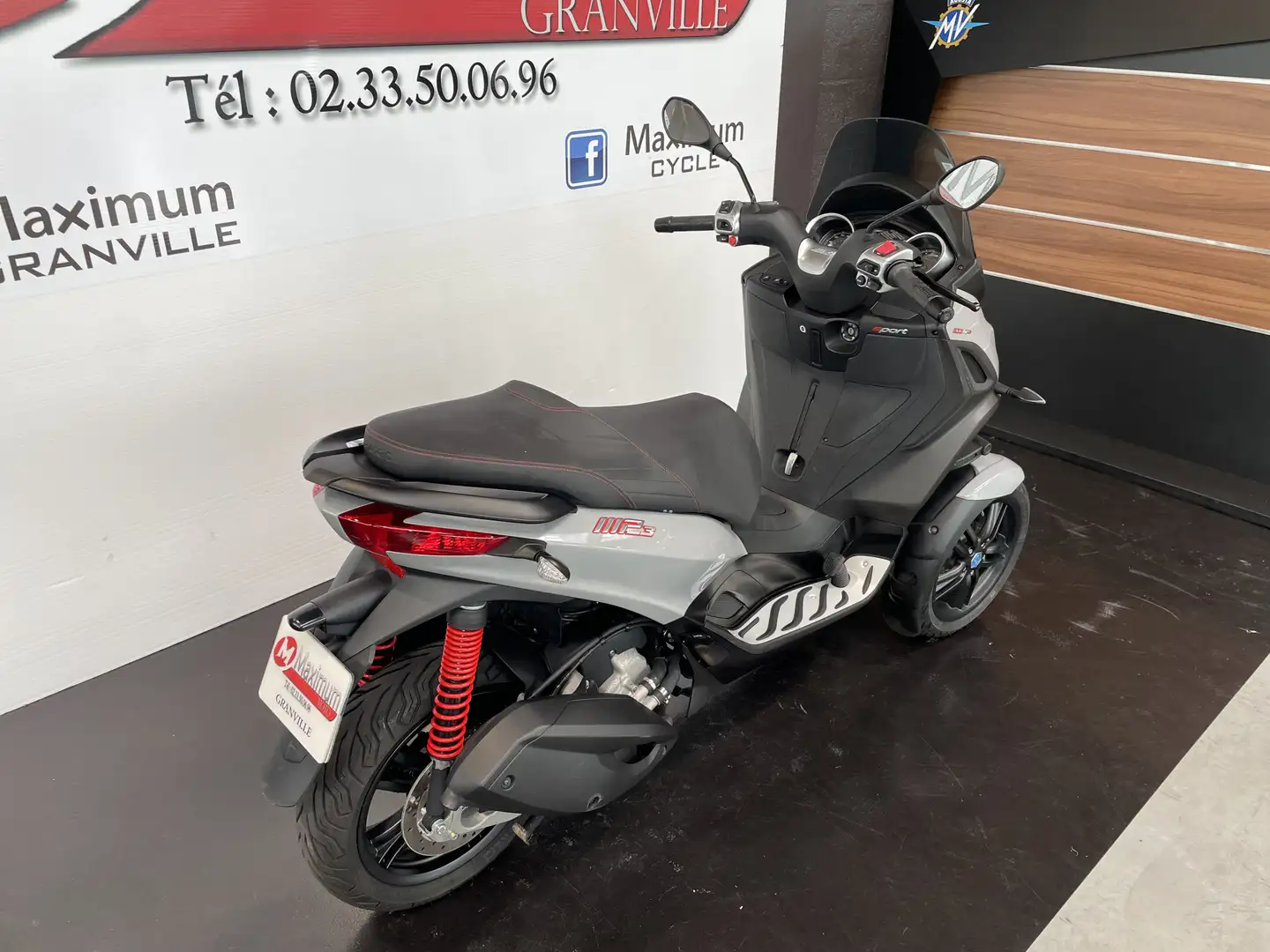 Piaggio MP3 300 - 2