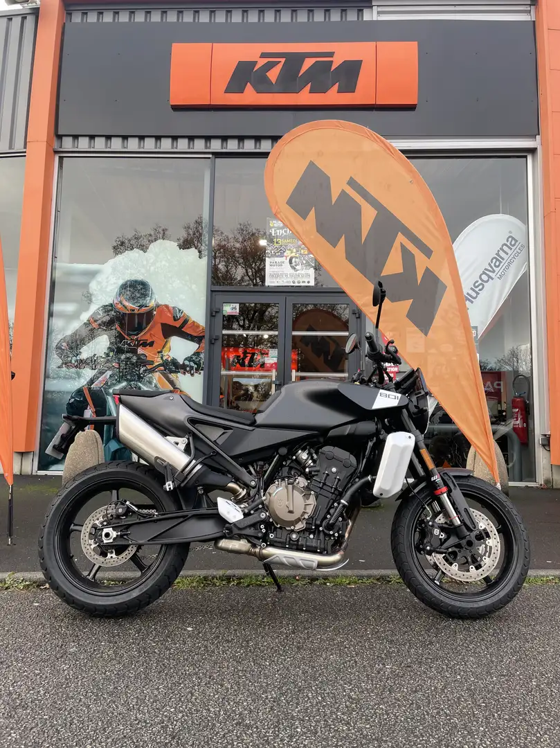 Husqvarna Svartpilen Noir - 1