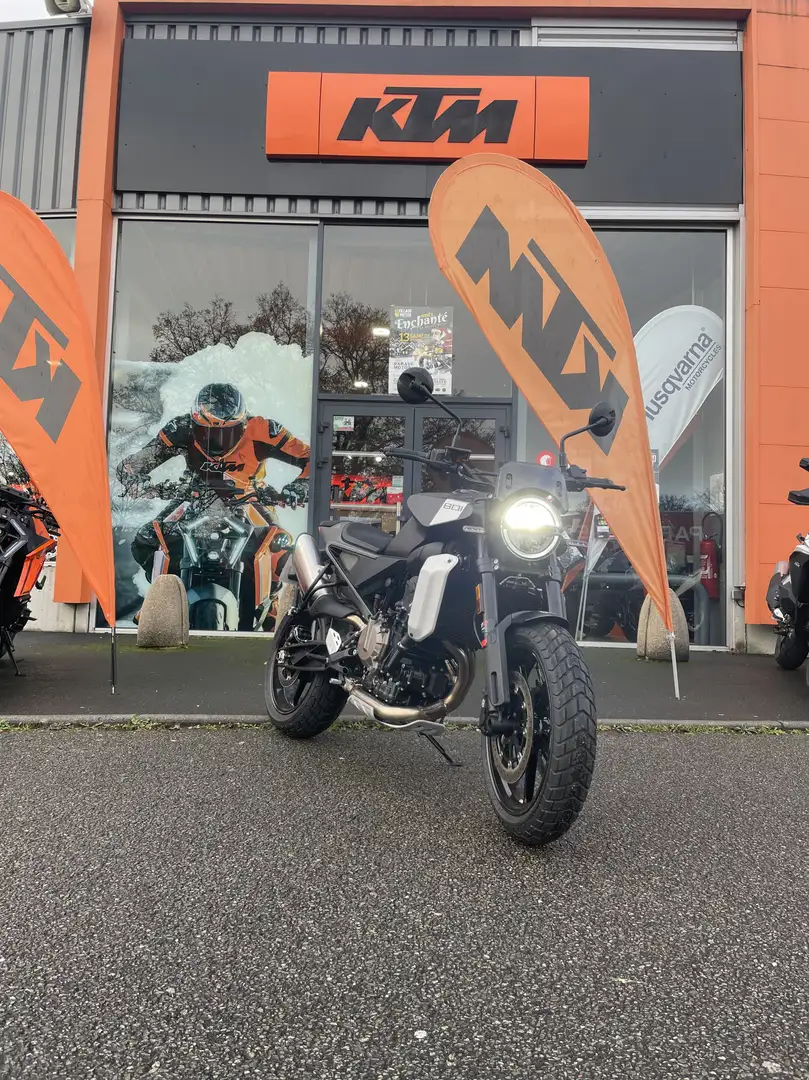 Husqvarna Svartpilen Noir - 2