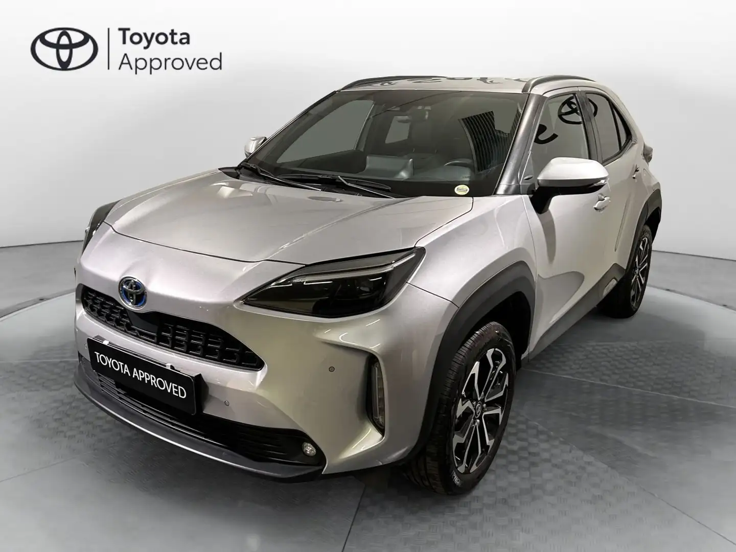 Toyota Yaris Cross Yaris Cross 1.5 Hybrid 5p. E-CVT Trend + SENSORI Gris - 1
