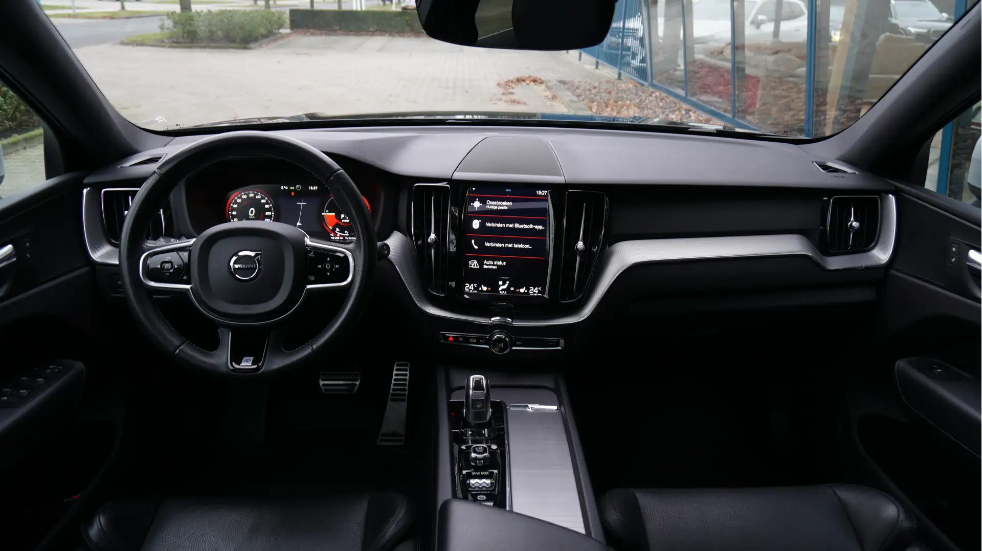 Volvo XC60 2.0 T8 AWD 299kW/407pk Aut8 Twin Engine R-Design L Schwarz - 2