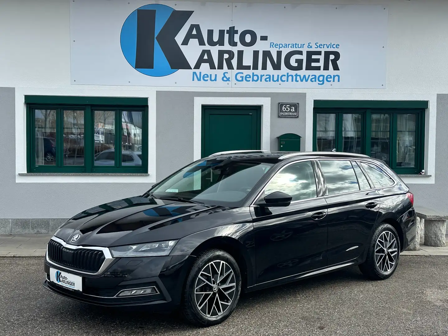 Skoda Octavia Combi 2,0 TDI DSG Style Schwarz - 2