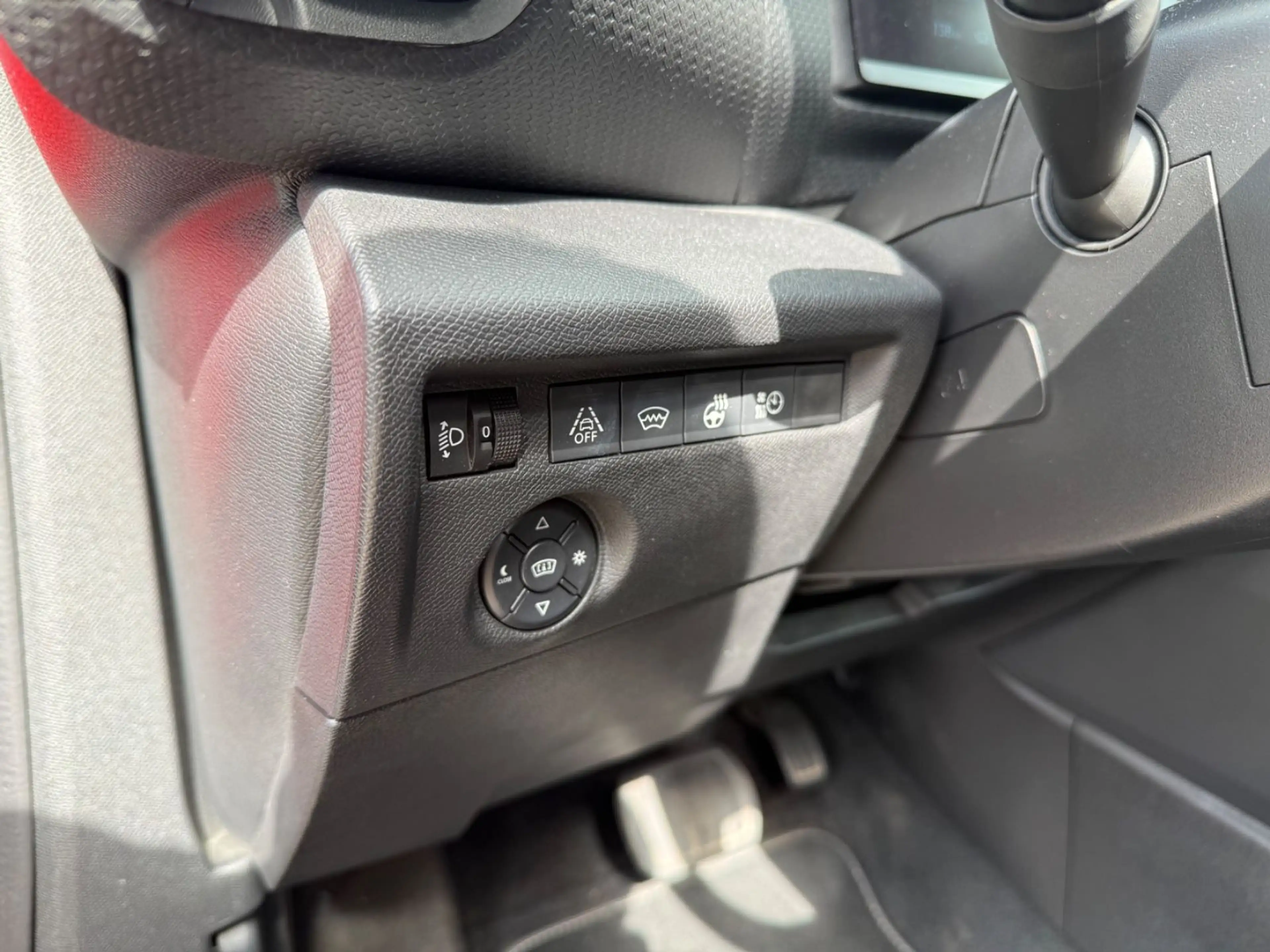 Citroen C4 Lim. ë- Shine*PANORAMA* — photo 15