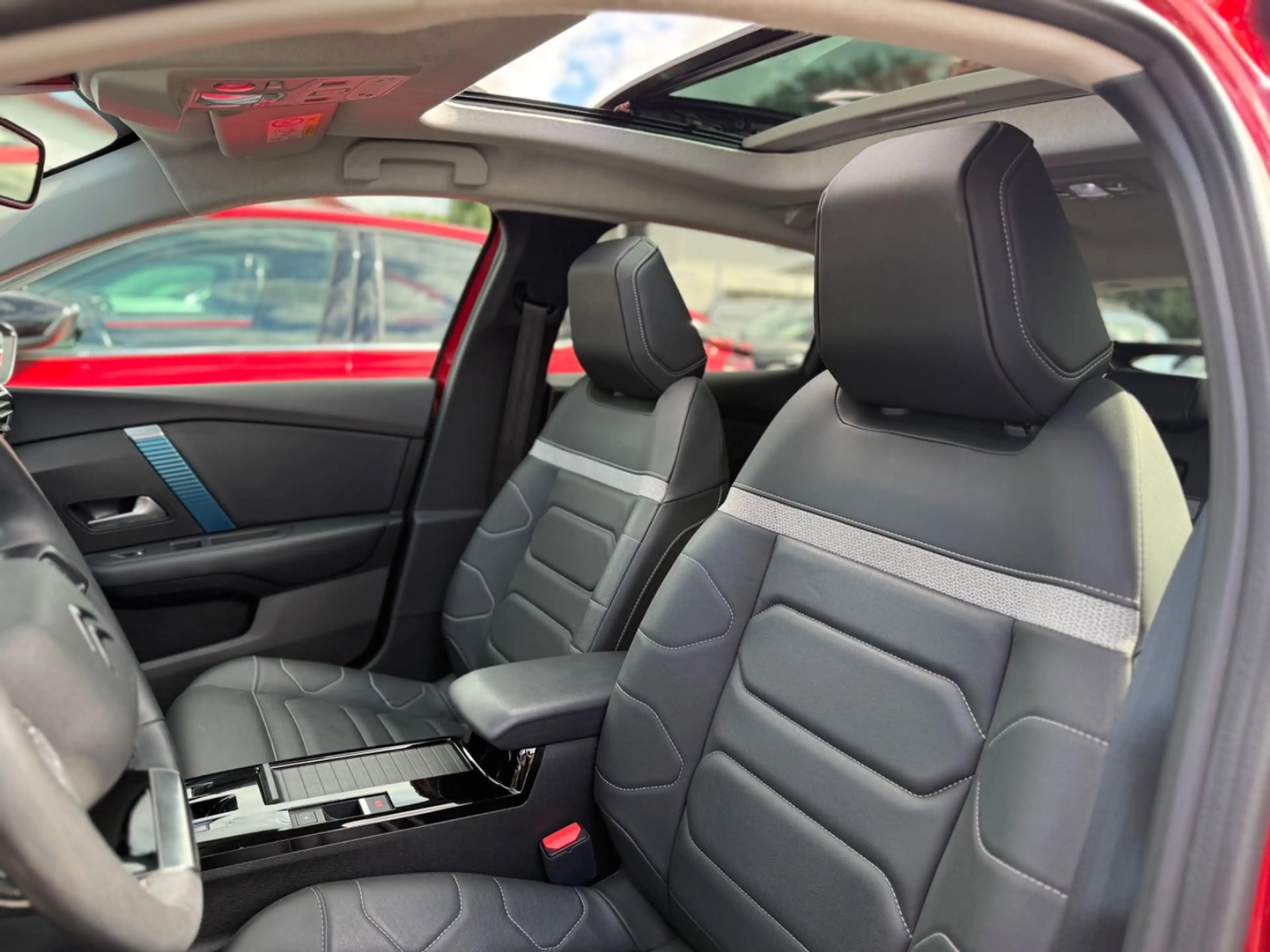 Citroen C4 Lim. ë- Shine*PANORAMA* — photo 9