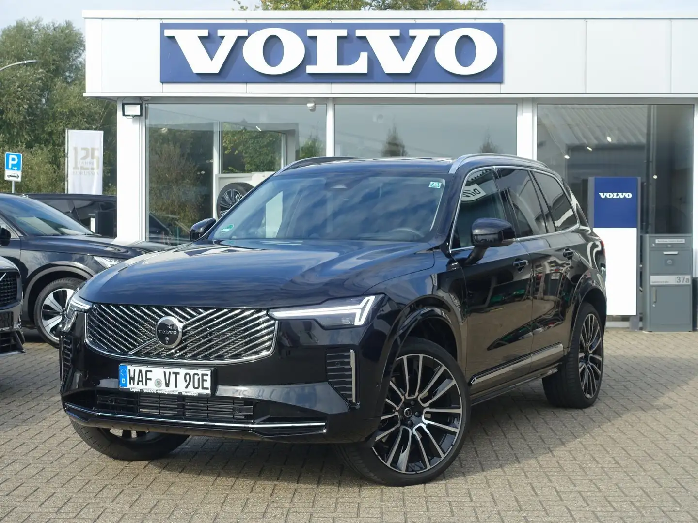 Volvo XC90 T8 Ultra AWD/360°/B&W/FOURC/Head-Up/Massage Schwarz - 1