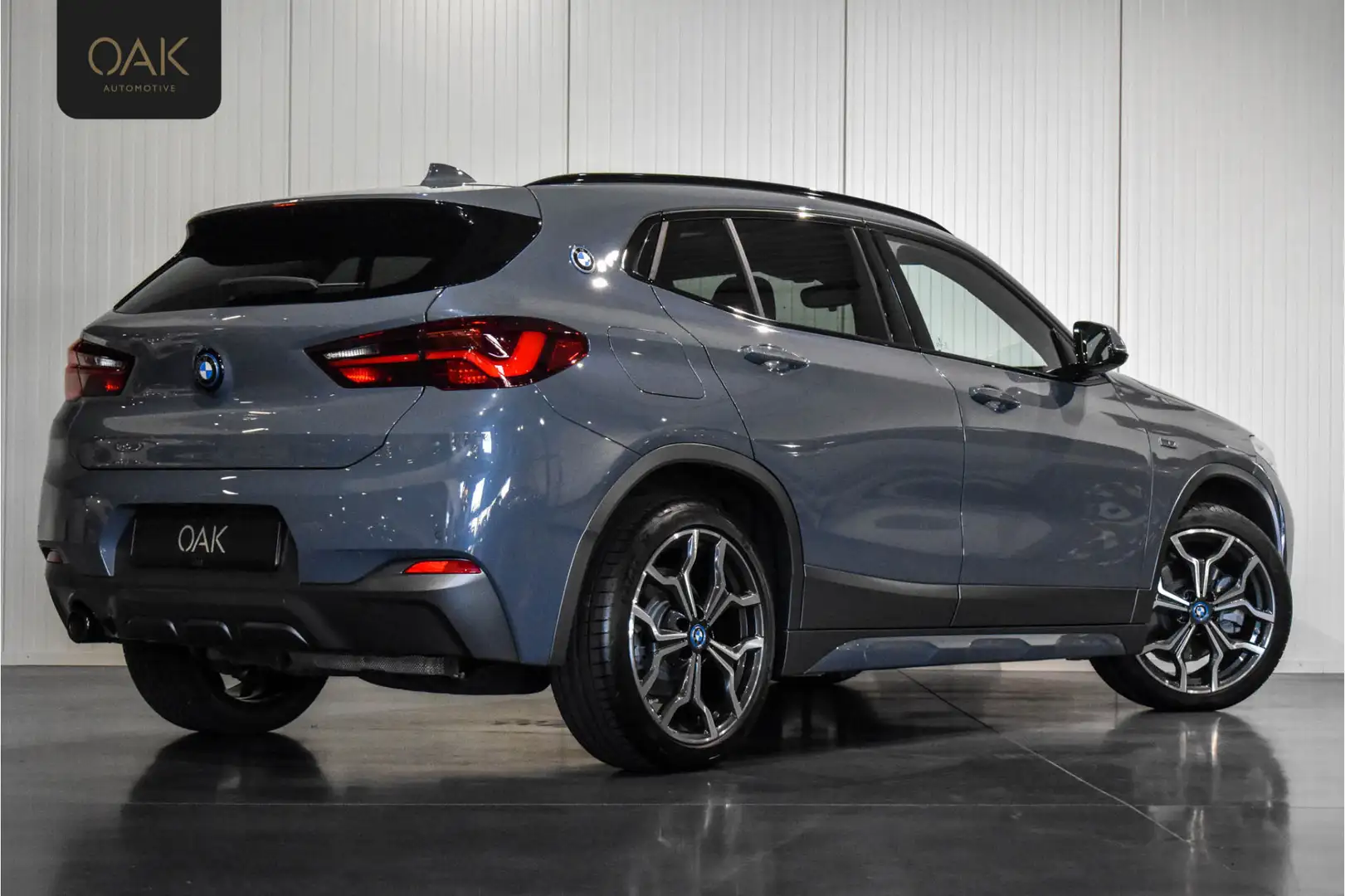 BMW X2 xDrive25e | M-Sport X | Navi | Panorama | Leder | Grijs - 2