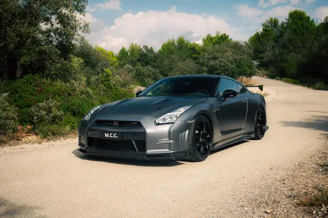 Nissan GT-R Nismo - Low-Glass Matte Gray