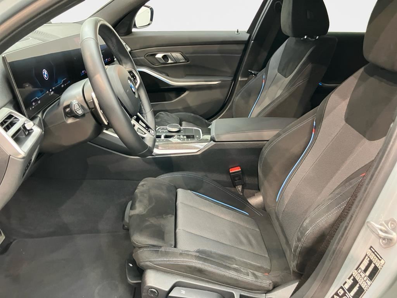 BMW 320 M Sport — photo 9