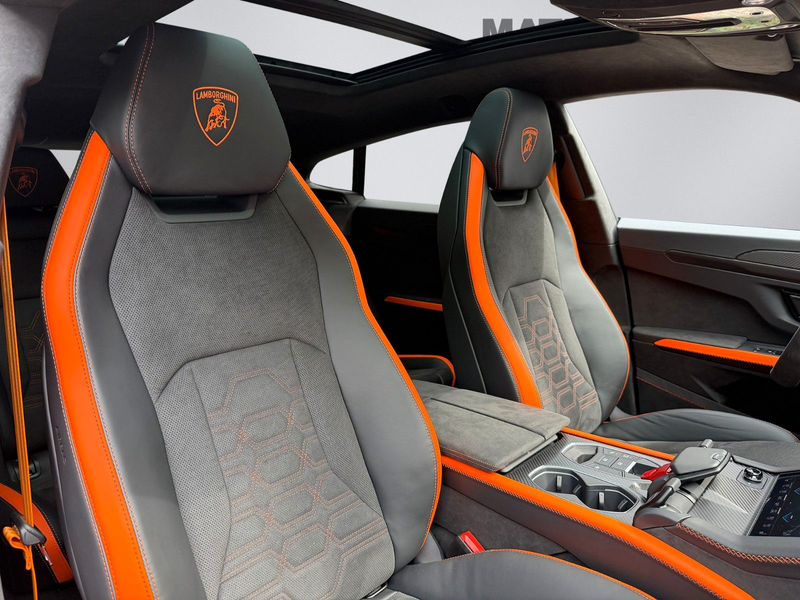 Lamborghini Urus SE Carbon Matt inside&outside NightVision — photo 12