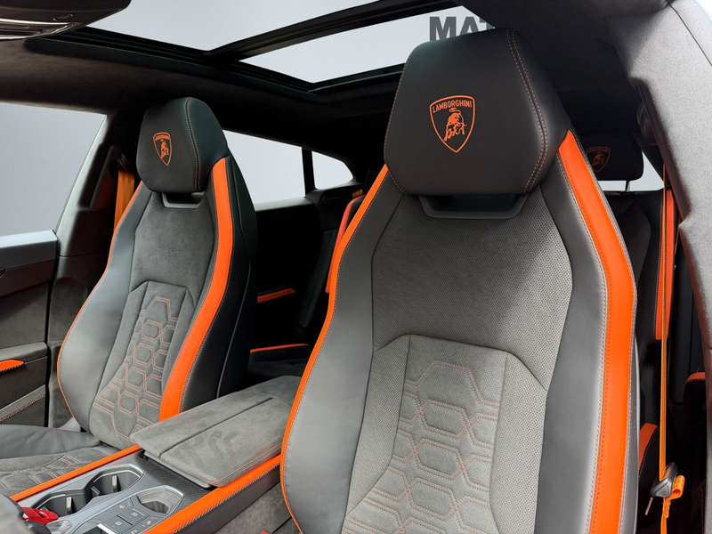 Lamborghini Urus SE Carbon Matt inside&outside NightVision — photo 4
