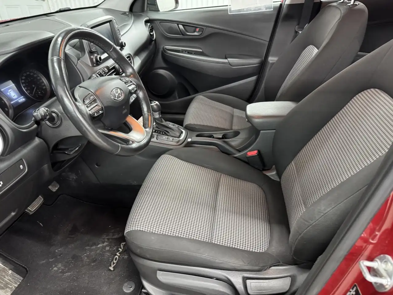 Hyundai KONA снимка Hyundai KONA