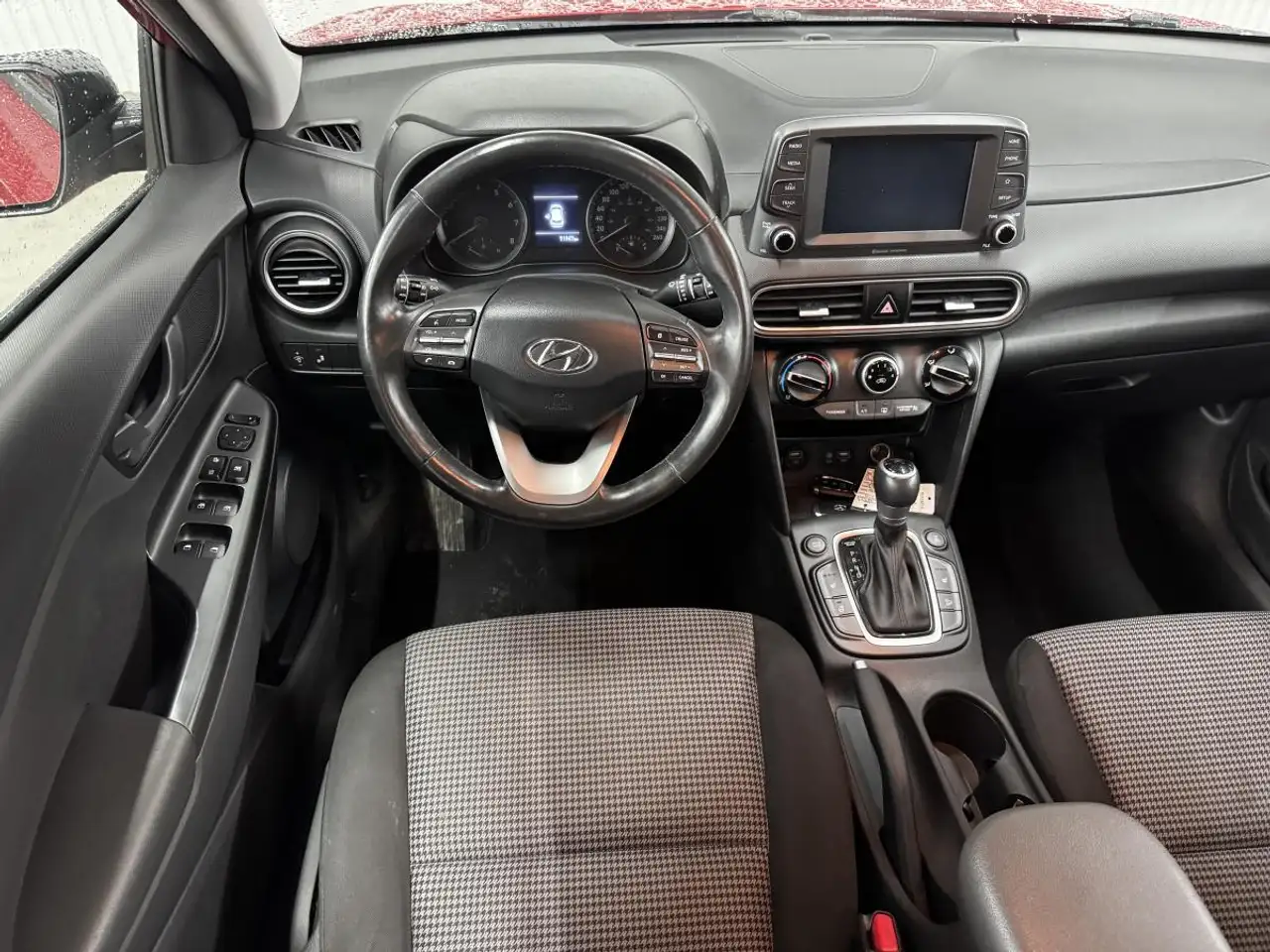 Hyundai KONA снимка Hyundai KONA