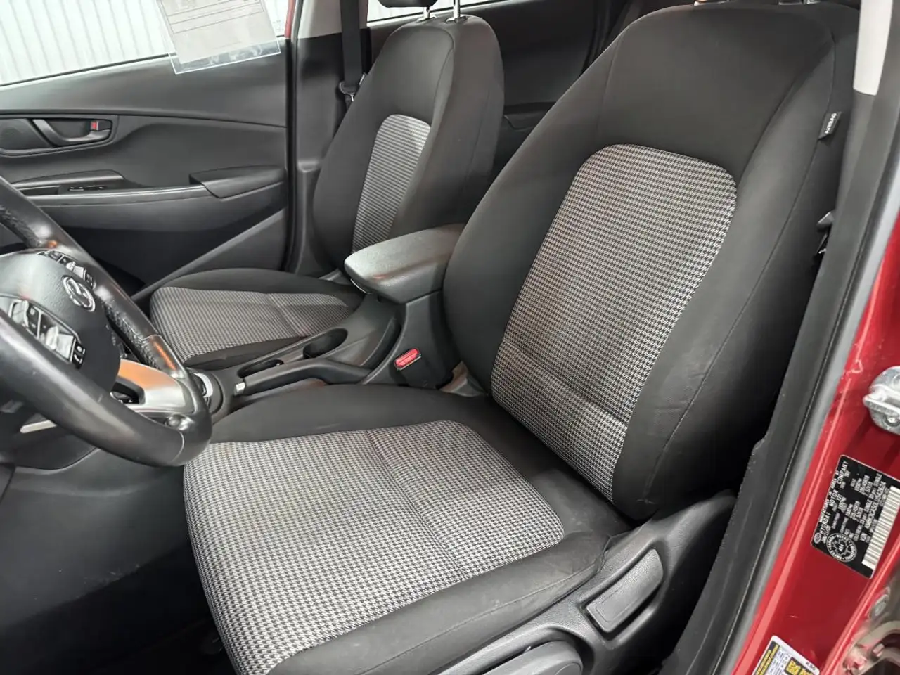 Hyundai KONA снимка Hyundai KONA