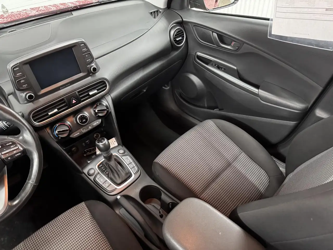 Hyundai KONA снимка Hyundai KONA