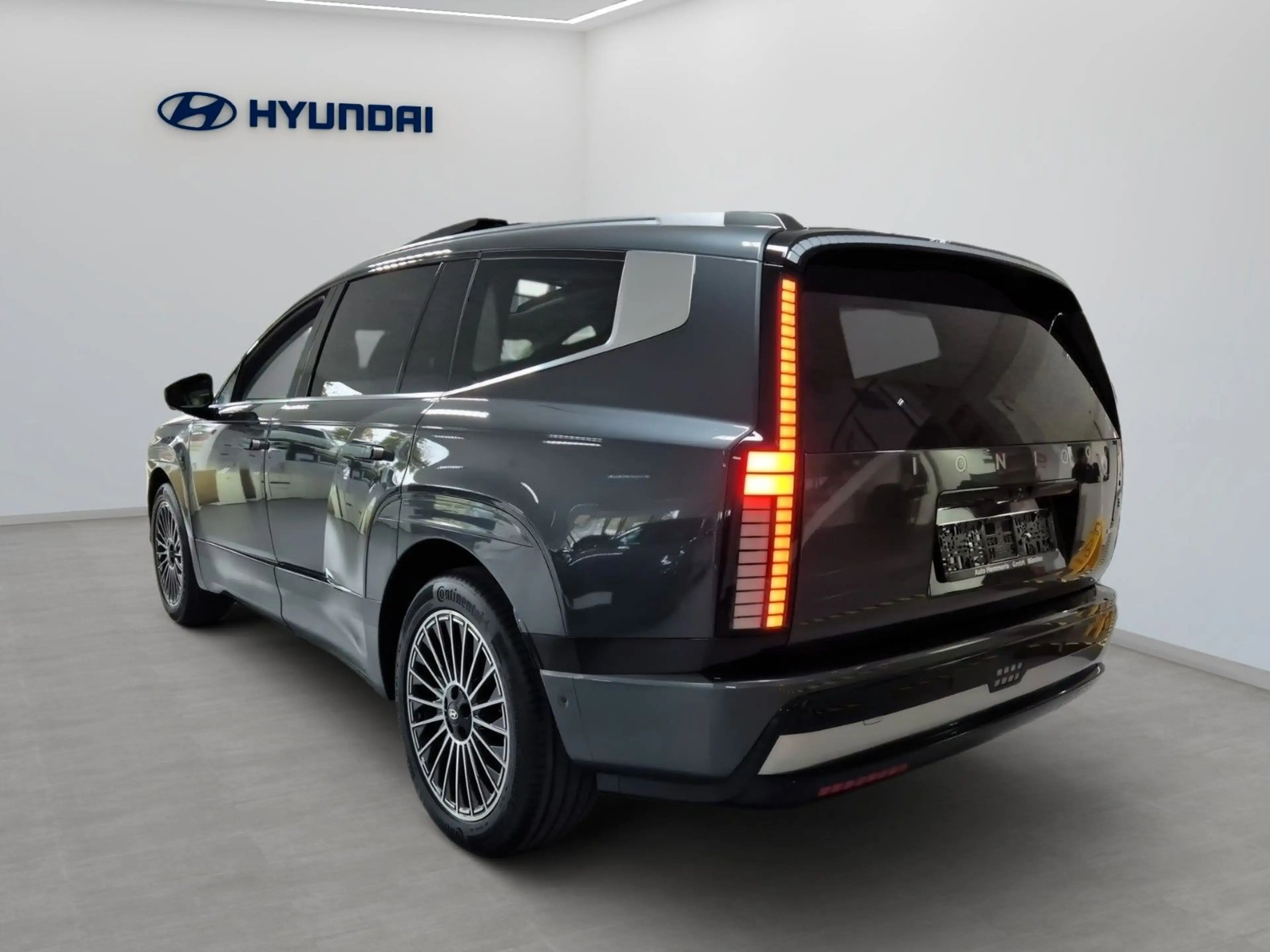 Hyundai IONIQ 9 110kWh 4WD Uniq*Panorama*Massage*Matrix* — photo 4