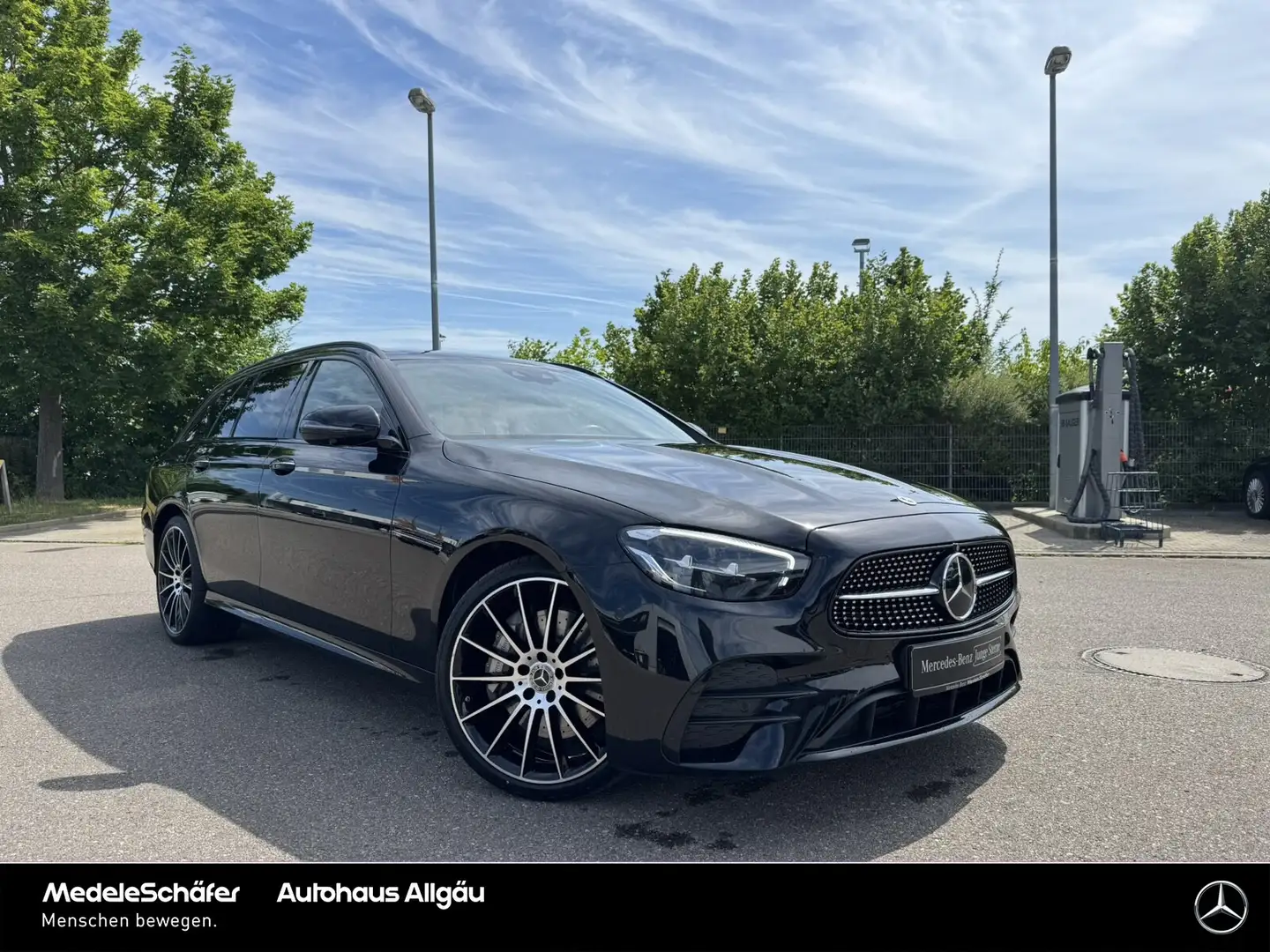 Mercedes-Benz E 400 E 400 d T 4M AMG Air Dist AHK Pano Sitzklima HUD Schwarz - 2