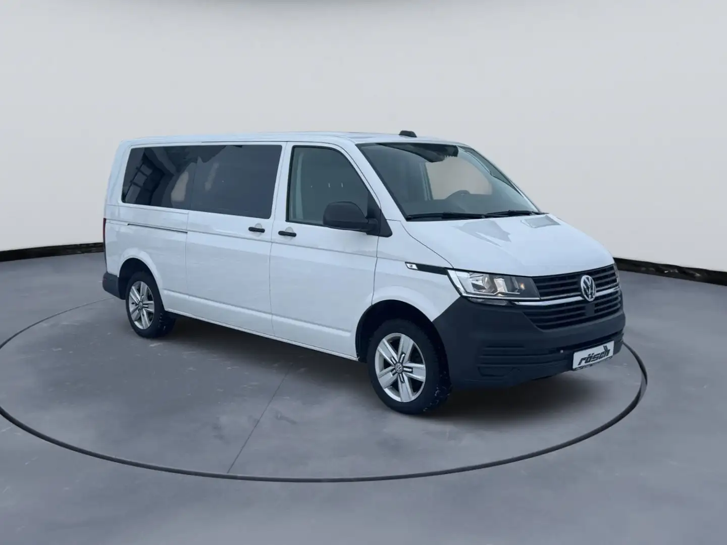 Volkswagen T6 Kombi 9 Sitzer lang PDC VO + HI Weiß - 1