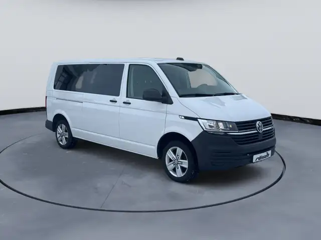 Volkswagen T6 Kombi 9 Sitzer lang PDC VO + HI
