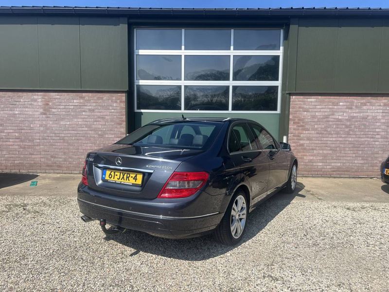 Mercedes-Benz C 200 K Avantgarde — photo 4