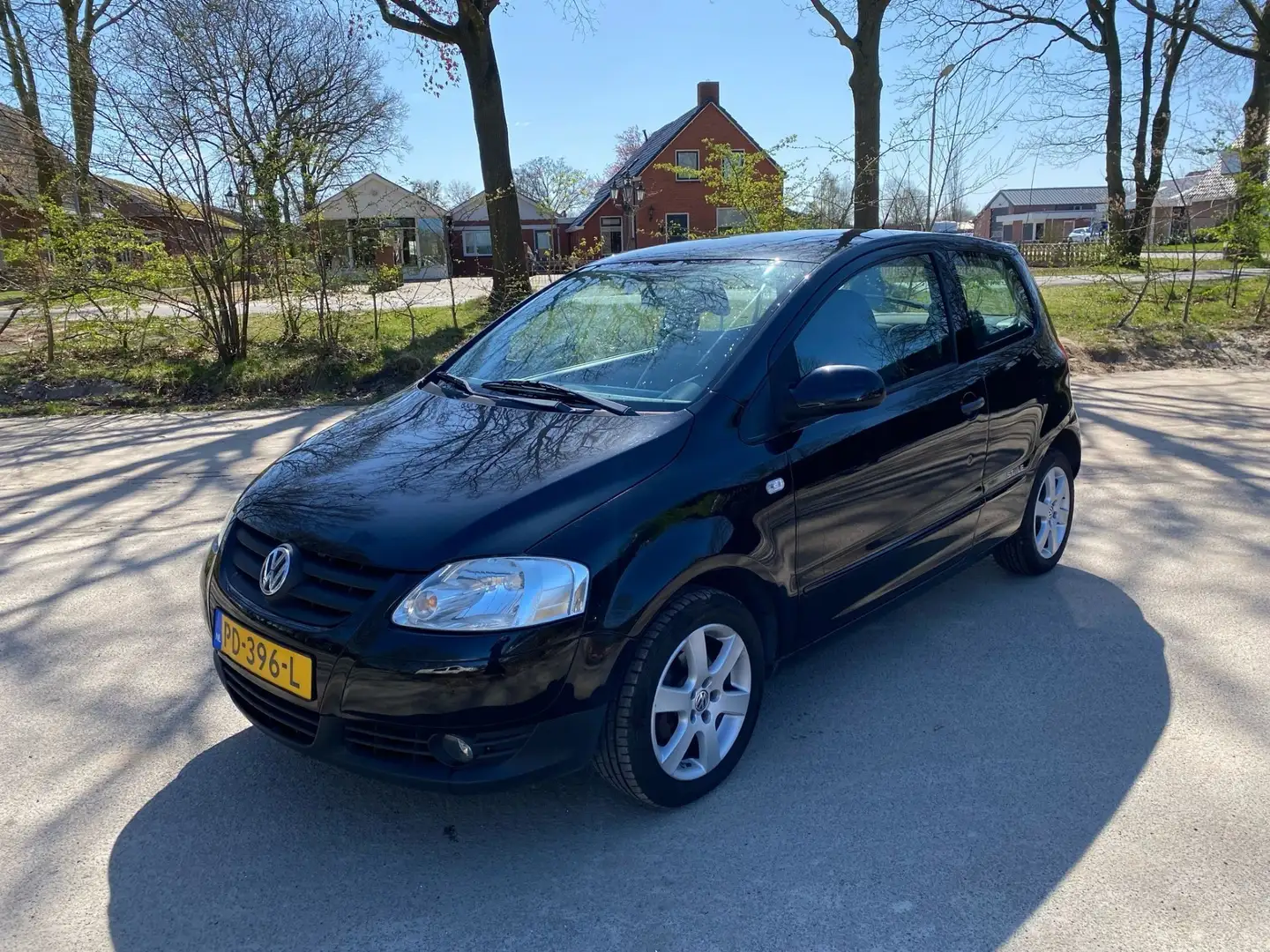 Volkswagen Fox 1.2 Trendline Černá - 1