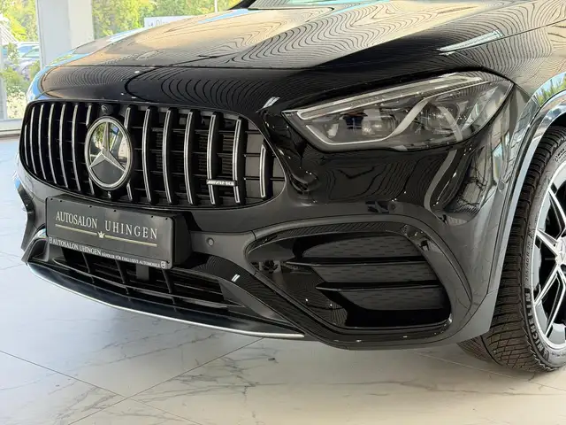 Mercedes-Benz Gla Class view 8