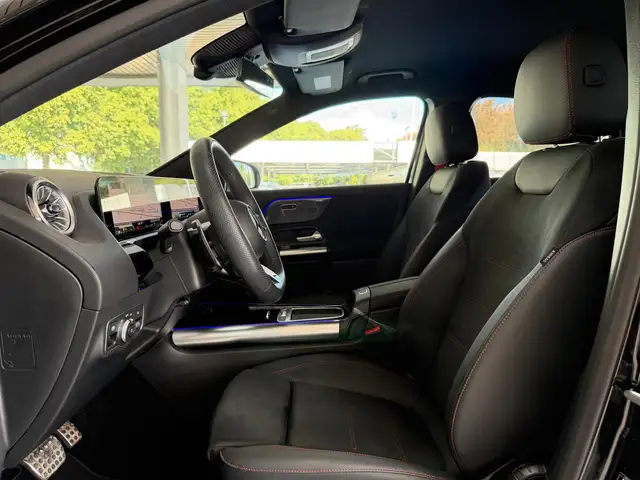 Mercedes-Benz GLA view 13