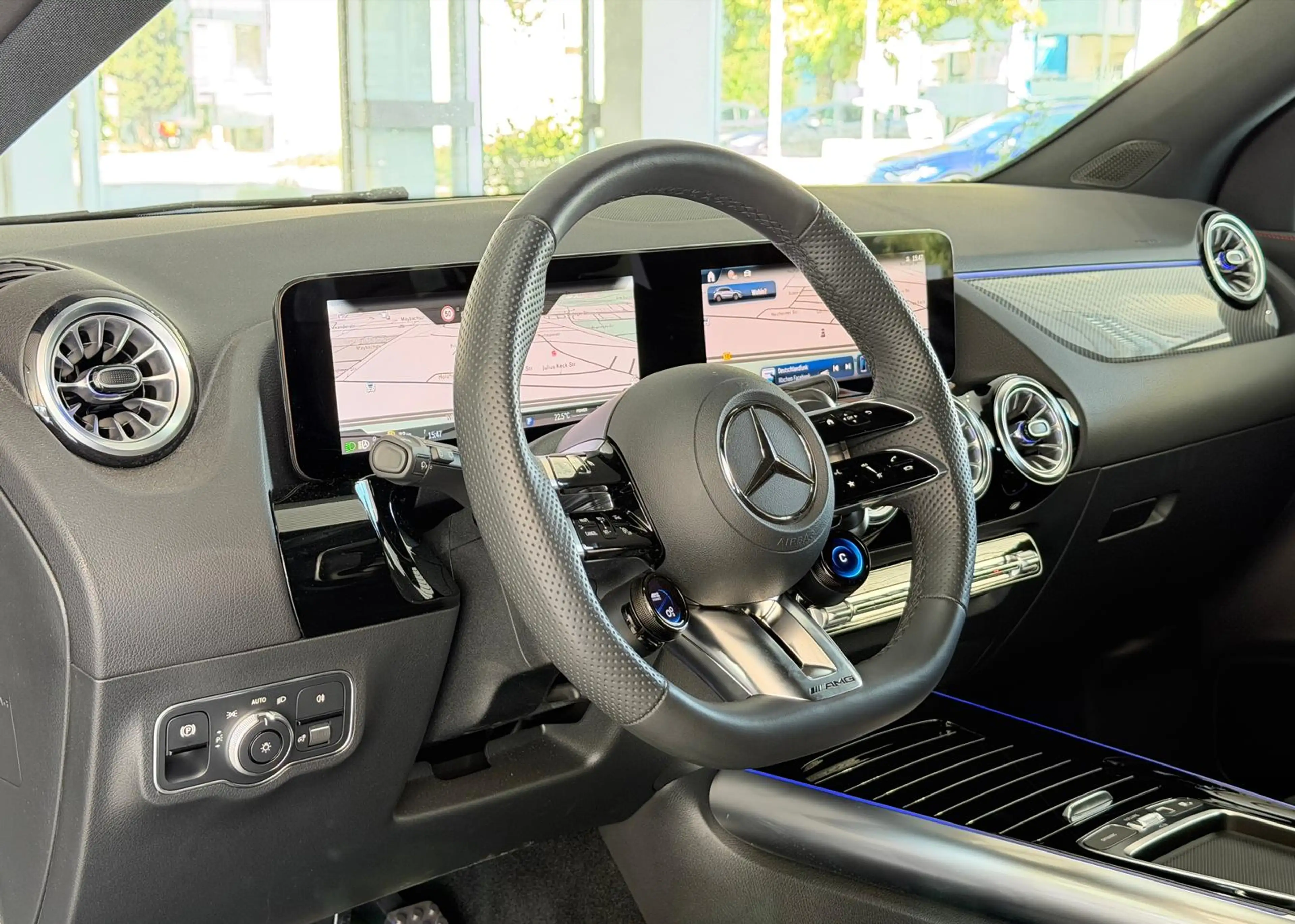 Mercedes-Benz GLA 35 AMG WIDE*CARBON*DISTRONIC PRO*LED*DESIGNO — photo 15