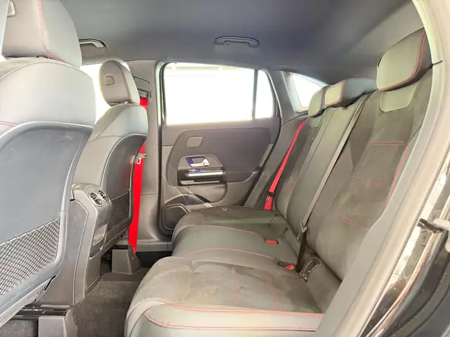 Mercedes-Benz GLA view 14