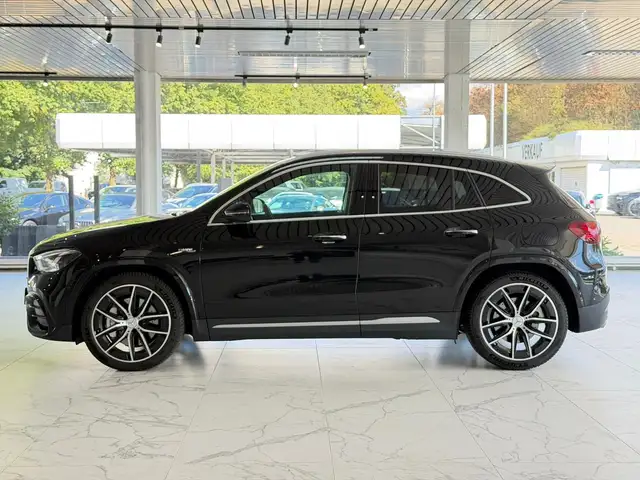Mercedes-Benz Gla Class view 3