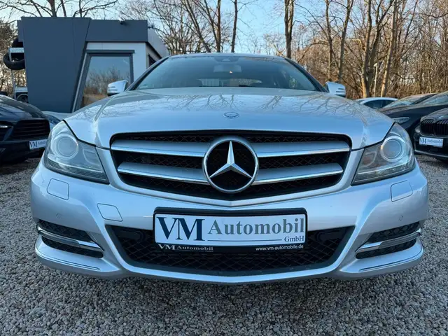 Mercedes-Benz C view 2