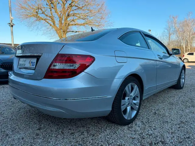 Mercedes-Benz C view 4