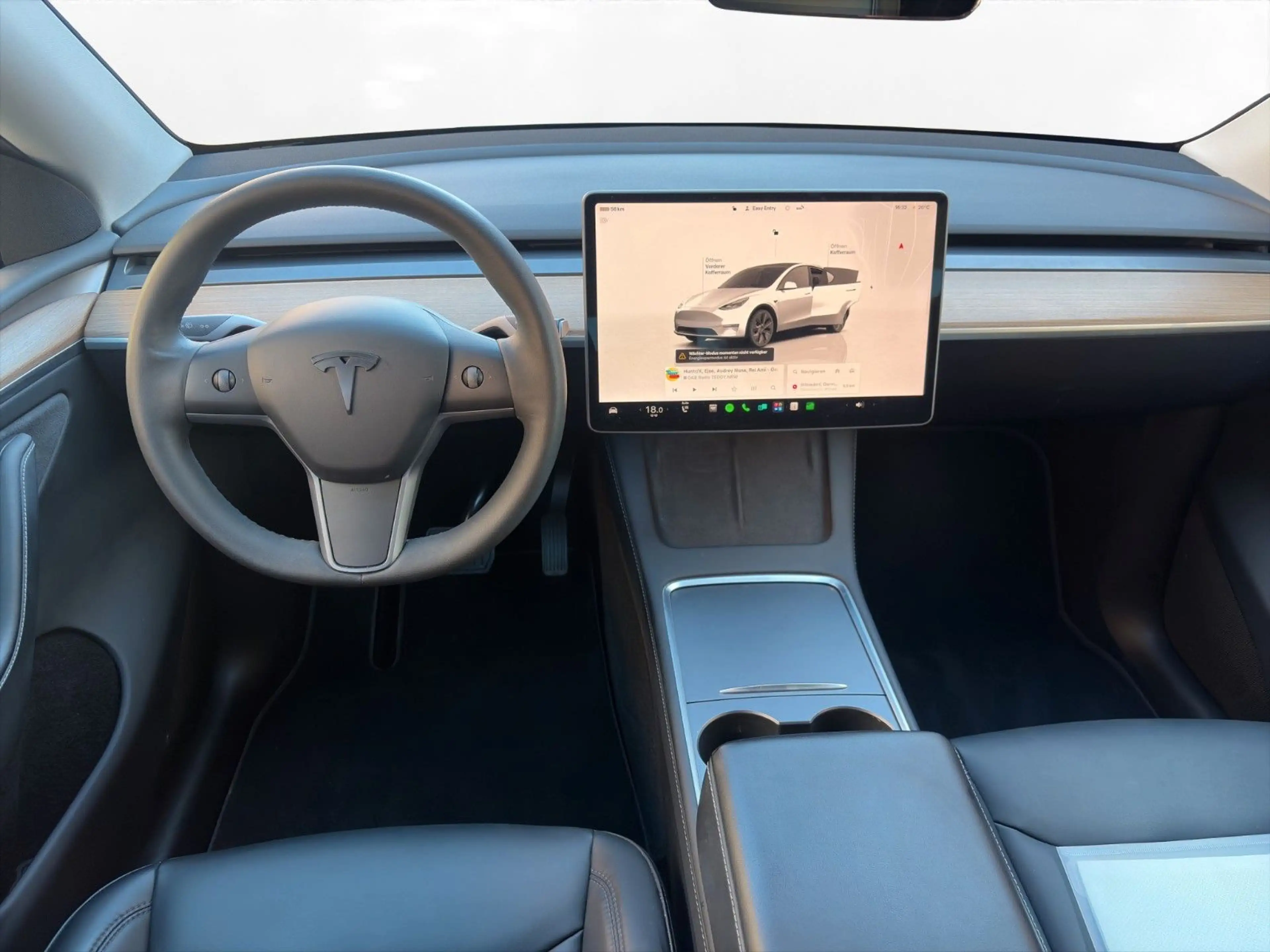 Tesla Model Y Long Range Dual AWD AHK — photo 8