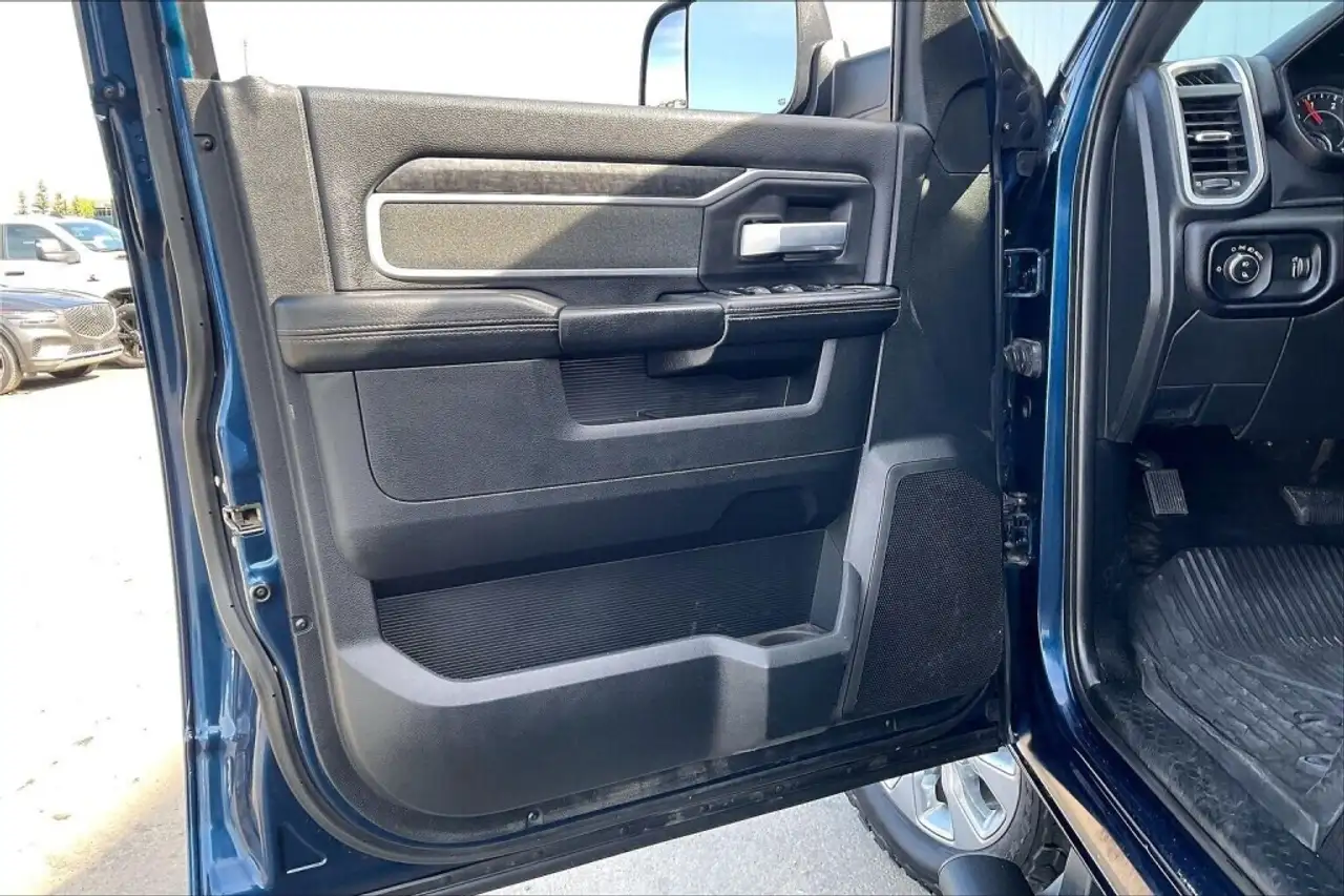 RAM 3500 снимка RAM 3500