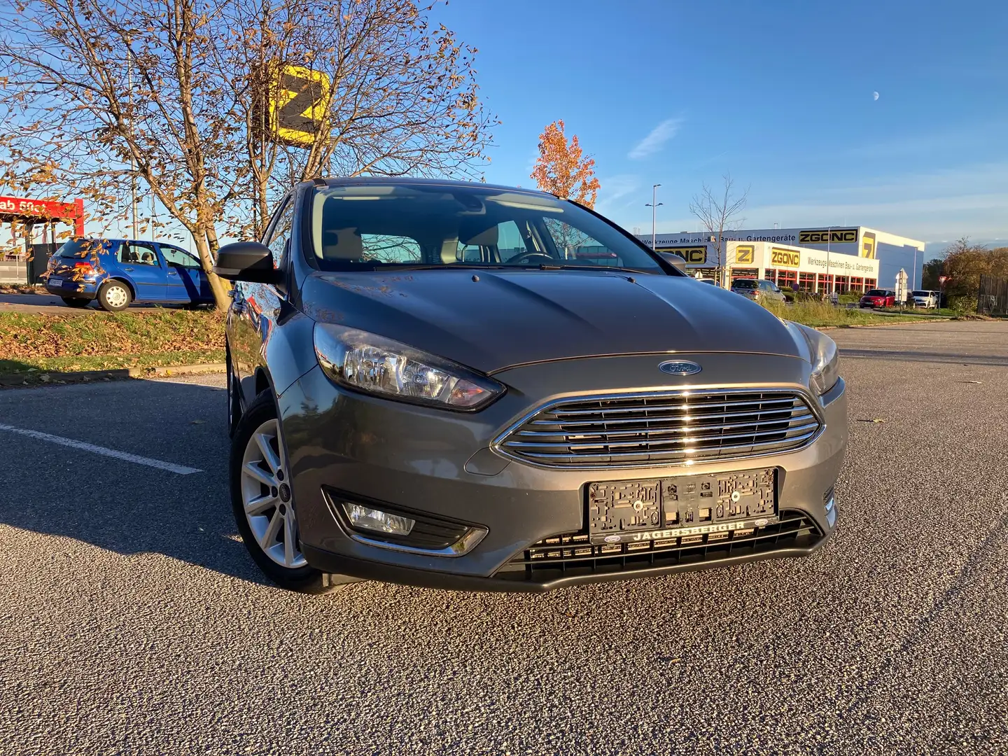 Ford Focus Focus Traveller 2,0 TDCi Titanium PowerShift Braun - 1