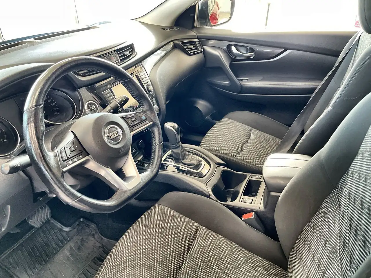 Nissan Qashqai снимка Nissan Qashqai