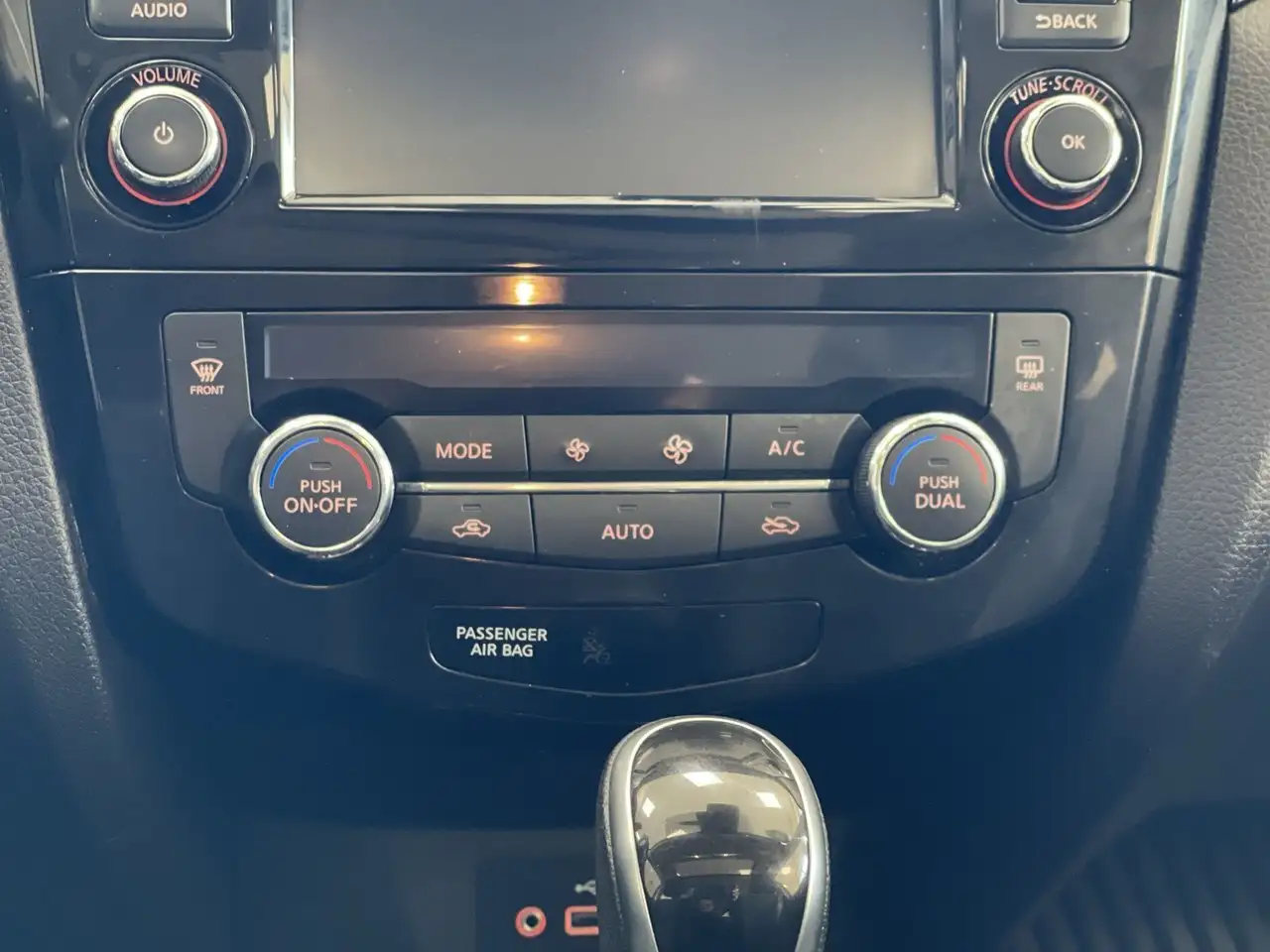 Nissan Qashqai снимка Nissan Qashqai